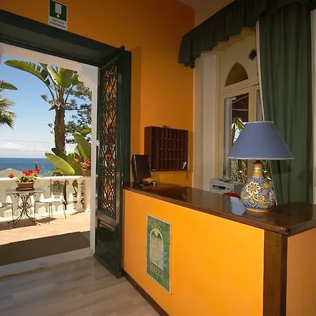 Hotel Baia Delle Sirene 3*